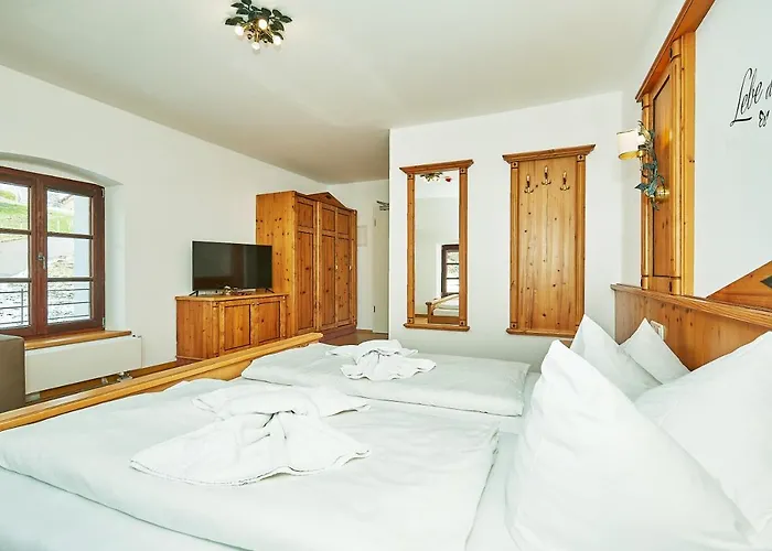 Klosterwirt Hoeglwoerth Hotel *
