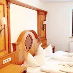 Klosterwirt Hoeglwoerth מלון *
