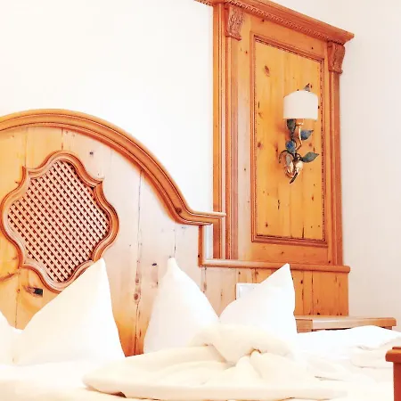 Klosterwirt Hoeglwoerth Hotel *